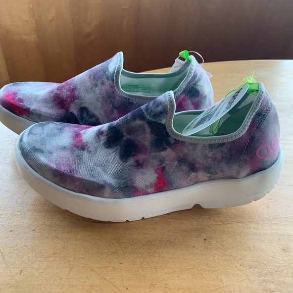 OOFOS OOFOAM 7 New With Tags Pink Tie Dye OOMG EEZEE Women’s slip on tennis shoe - Picture 9 of 12